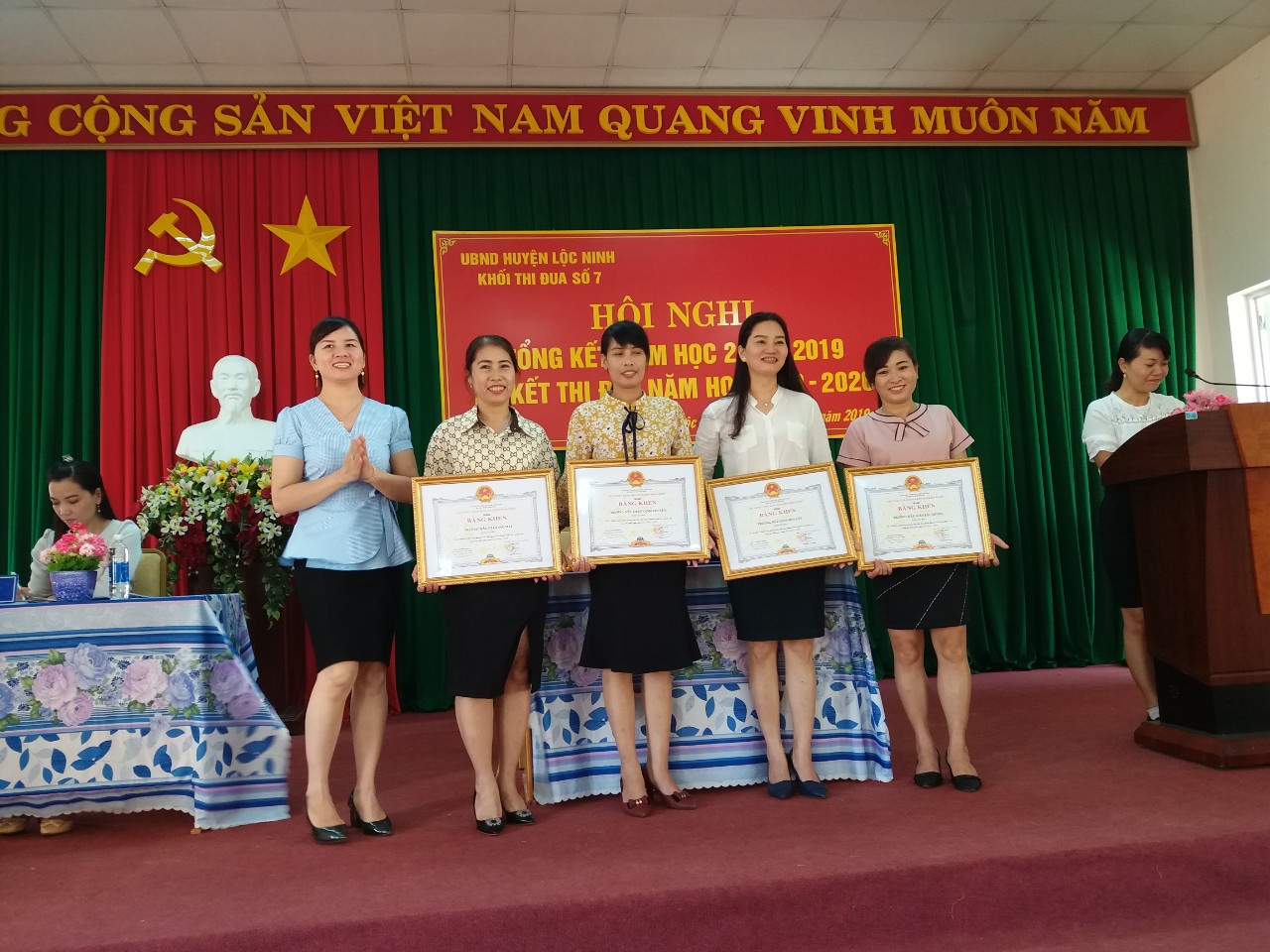 Khối thi đua số 7 tổ chức Hội nghị Tổng kết giao ước thi đua năm học 2018 - 2019 và ký kết giao ước thi đua năm học 2019 - 2020