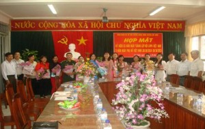 Công đoàn Văn phòng HĐND-UBND phối hợp tổ chức  buổi họp mặt chị em phụ nữ nhân 20-10