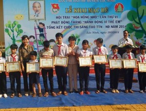 Huyện Lộc Ninh rộn ràng hội trại khai mạc hè 2014