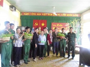 Hội LHPN huyện Lộc Ninh trong công tác hậu phương quân đội torng dịp Tết Nguyên đán Ất Mùi 2015