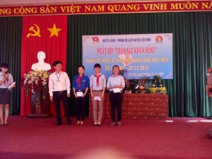 Huyện Đoàn phối hợp Phòng Giáo dục huyện Lộc Ninh tổ chức ngày hội  “Thắm sắc khăn hồng”