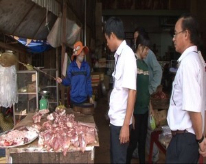 Huyện Lộc Ninh: Tổ chức Đoàn kiểm tra vệ sinh an toàn thực phẩm