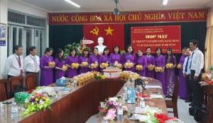 Công đoàn Văn phòng Hội đồng nhân dân - Ủy ban nhân dân huyện Lộc Ninh tổ chức Họp mặt kỷ niệm 107 năm Ngày Quốc tế phụ nữ (8/3/1910 -8/3/2016)