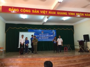 Hội thi Đội thanh niên tuyên truyền về Lộc Ninh