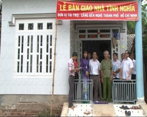 Huyện Lộc Ninh tổ chức Lễ trao tặng Nhà tình nghĩa cho gia đình chính sách