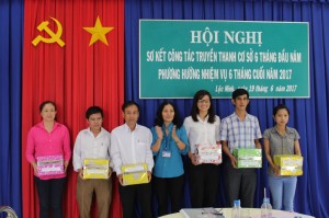 Đài TT-TH huyện Lộc Ninh tổ chức hội nghị sơ kết công tác truyền thanh 6 tháng đầu năm 2017 và họp mặt kỷ niệm 92 năm Ngày Báo chí cách mạng Việt Nam (21/6)