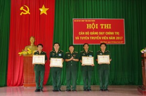 Hội thi cán bộ chính trị: 100 % đạt khá giỏi